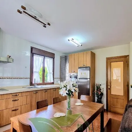 Semesterbostad Casa La Llosa Ardisana