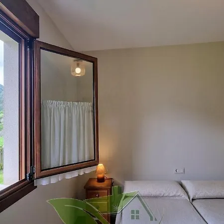 Semesterbostad Casa La Llosa Ardisana